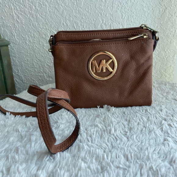 Michael Kors crossbody - Picture 1 of 4